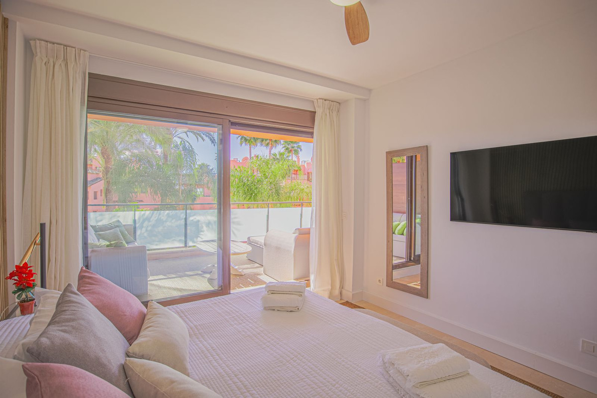 Se vende Apartamento Planta Media de 3 dormitorios en Costa Del Sol, Málaga, España