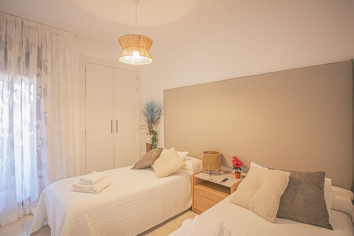 Se vende Apartamento Planta Media de 3 dormitorios en Costa Del Sol, Málaga, España