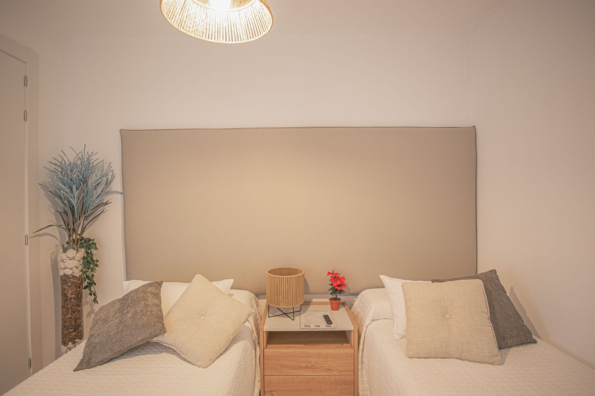 Se vende Apartamento Planta Media de 3 dormitorios en Costa Del Sol, Málaga, España