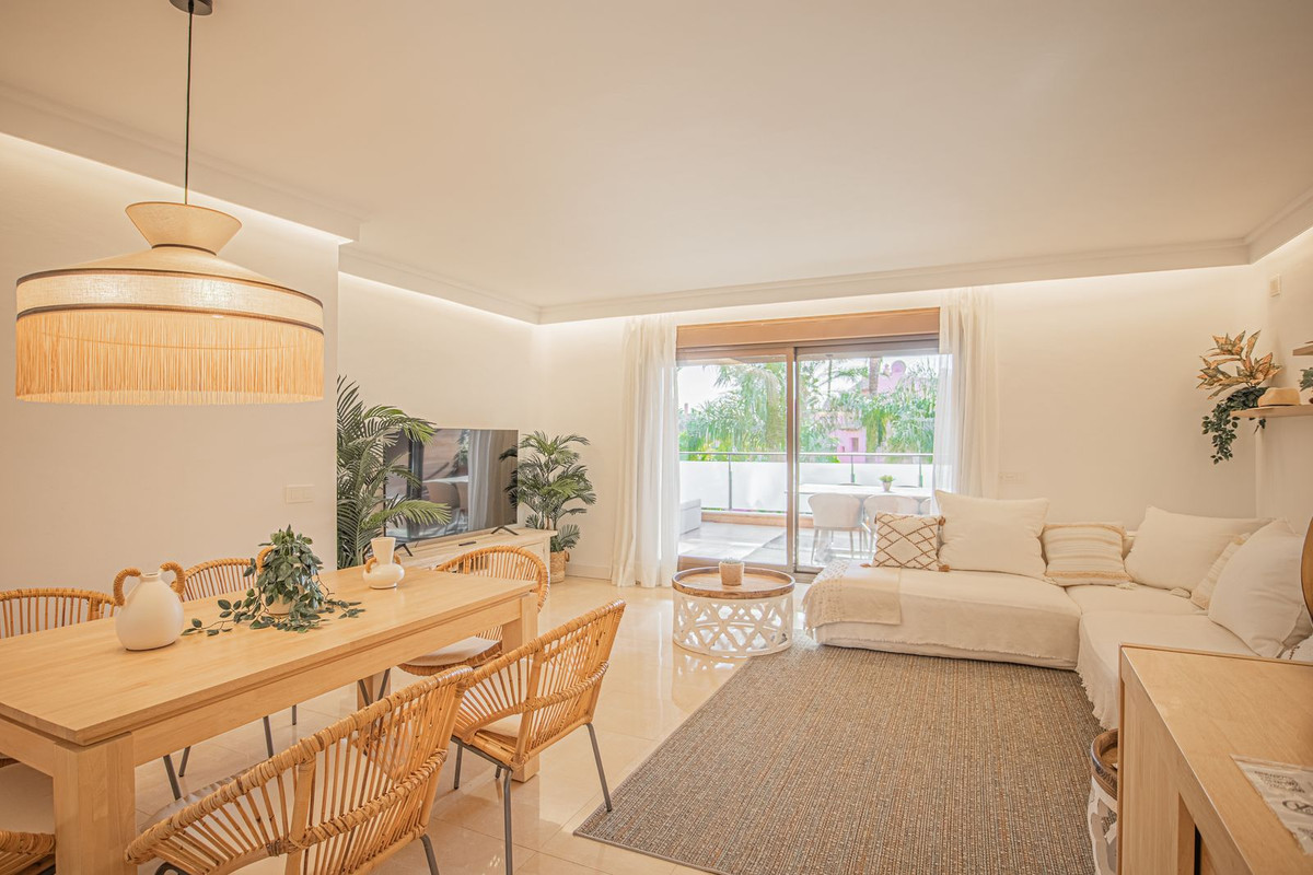 Se vende Apartamento Planta Media de 3 dormitorios en Costa Del Sol, Málaga, España