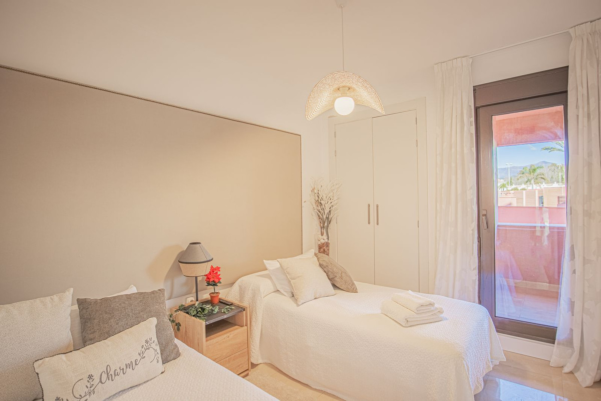 Se vende Apartamento Planta Media de 3 dormitorios en Costa Del Sol, Málaga, España