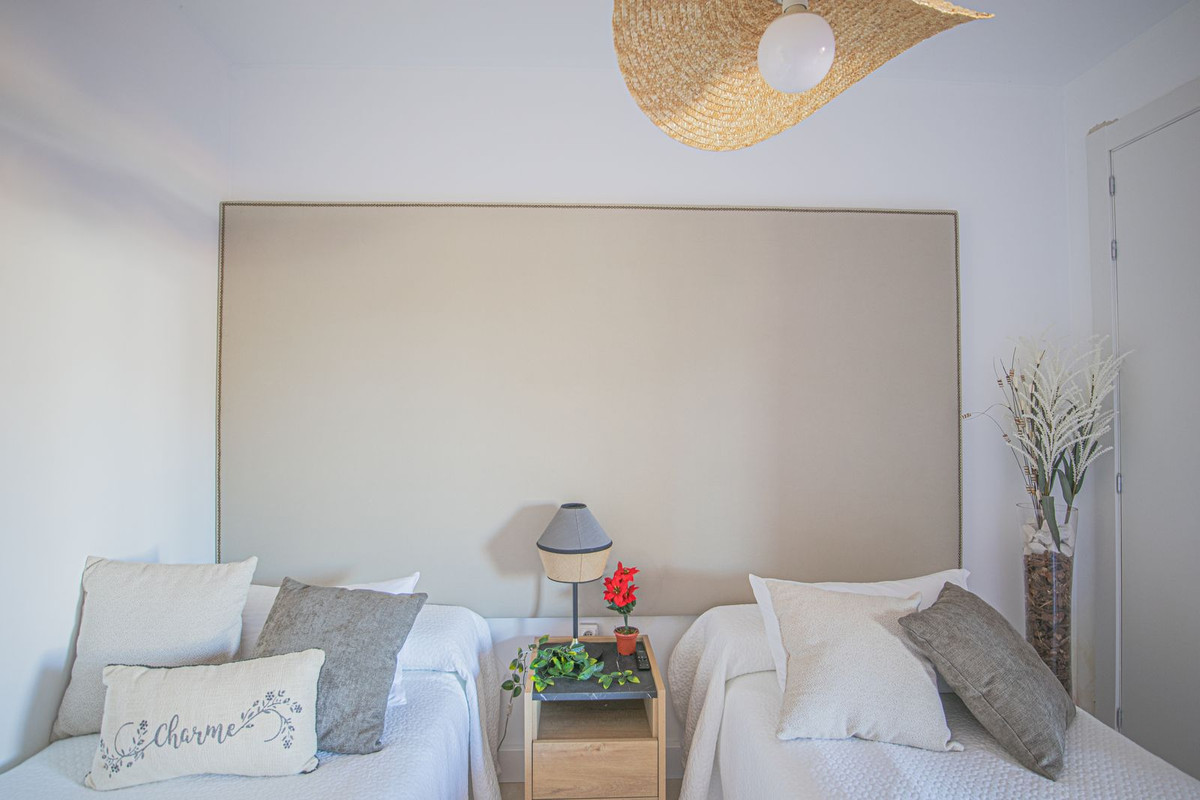 Se vende Apartamento Planta Media de 3 dormitorios en Costa Del Sol, Málaga, España