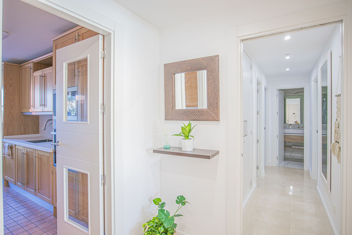 Se vende Apartamento Planta Media de 3 dormitorios en Costa Del Sol, Málaga, España