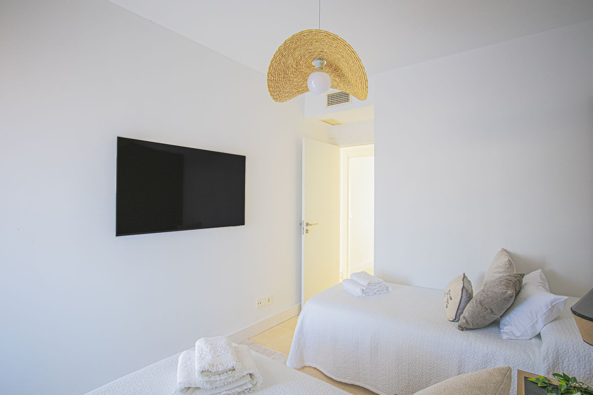 Se vende Apartamento Planta Media de 3 dormitorios en Costa Del Sol, Málaga, España