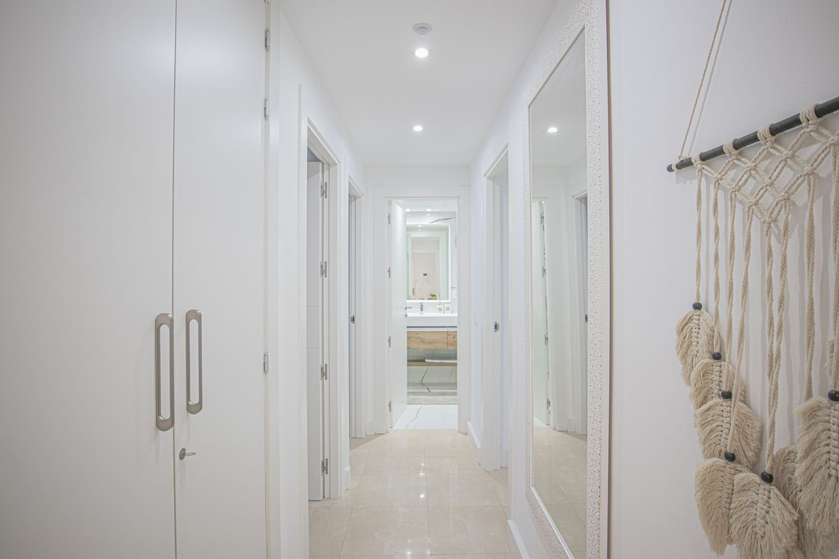 Se vende Apartamento Planta Media de 3 dormitorios en Costa Del Sol, Málaga, España