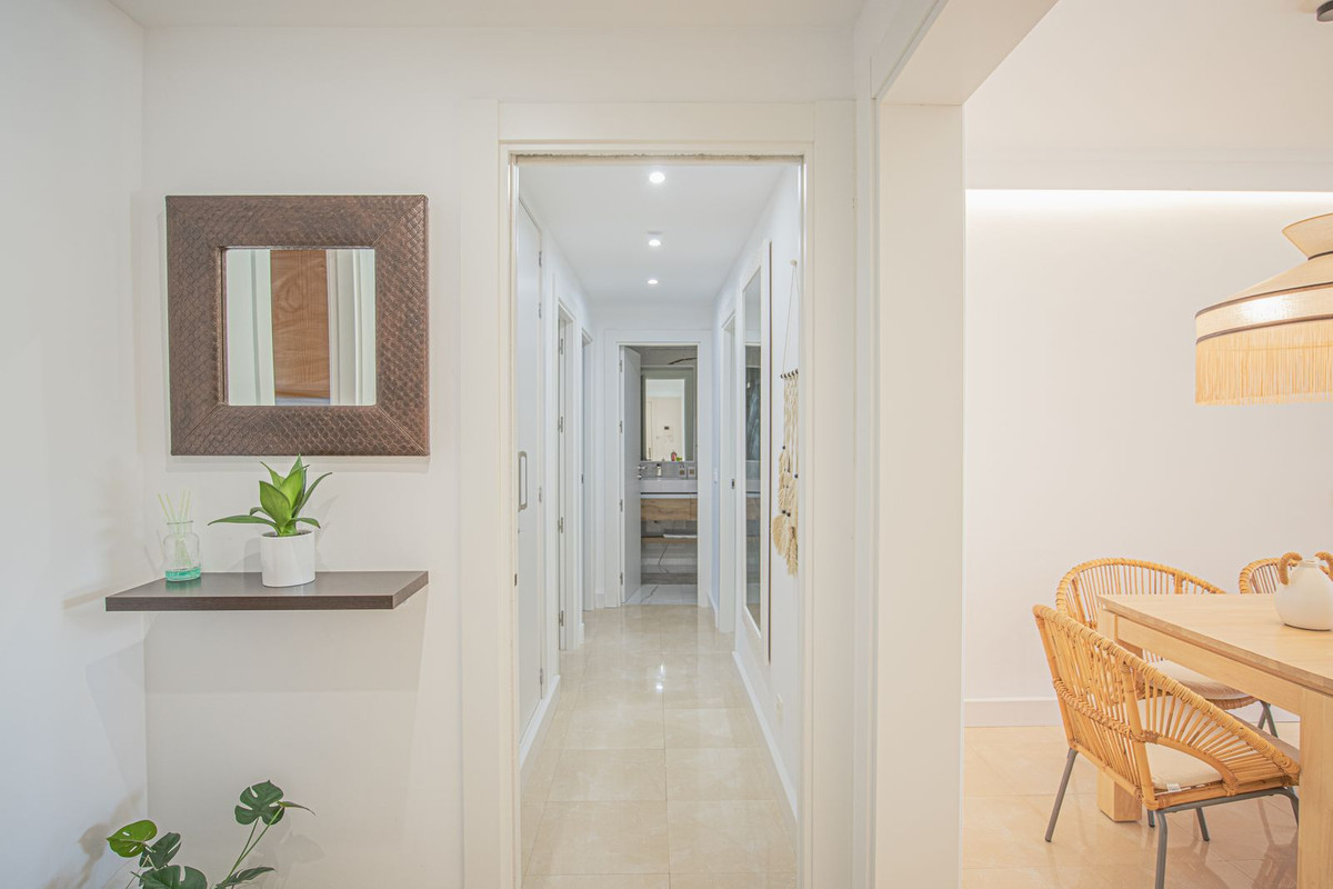 Se vende Apartamento Planta Media de 3 dormitorios en Costa Del Sol, Málaga, España