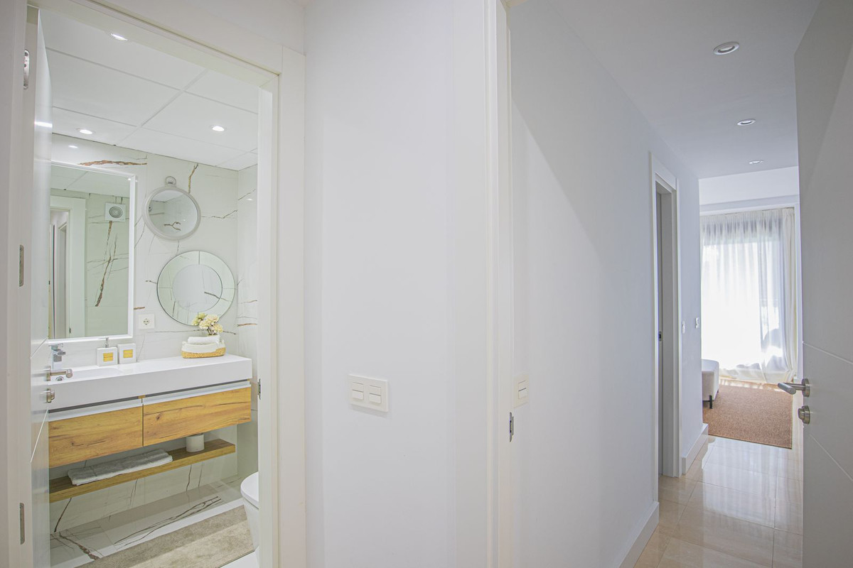 Se vende Apartamento Planta Media de 3 dormitorios en Costa Del Sol, Málaga, España
