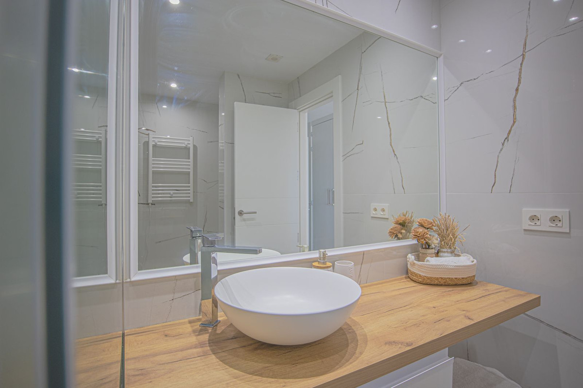 Se vende Apartamento Planta Media de 3 dormitorios en Costa Del Sol, Málaga, España