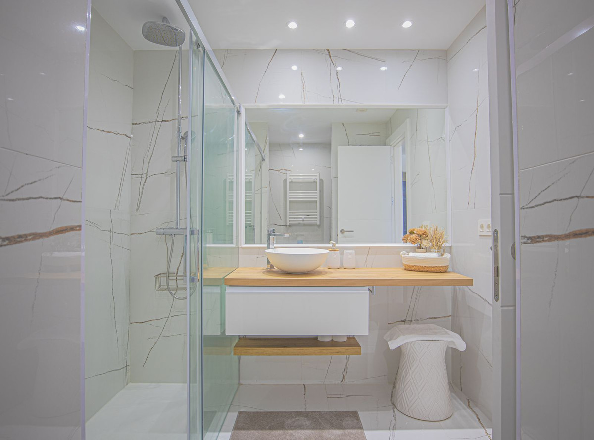 Se vende Apartamento Planta Media de 3 dormitorios en Costa Del Sol, Málaga, España