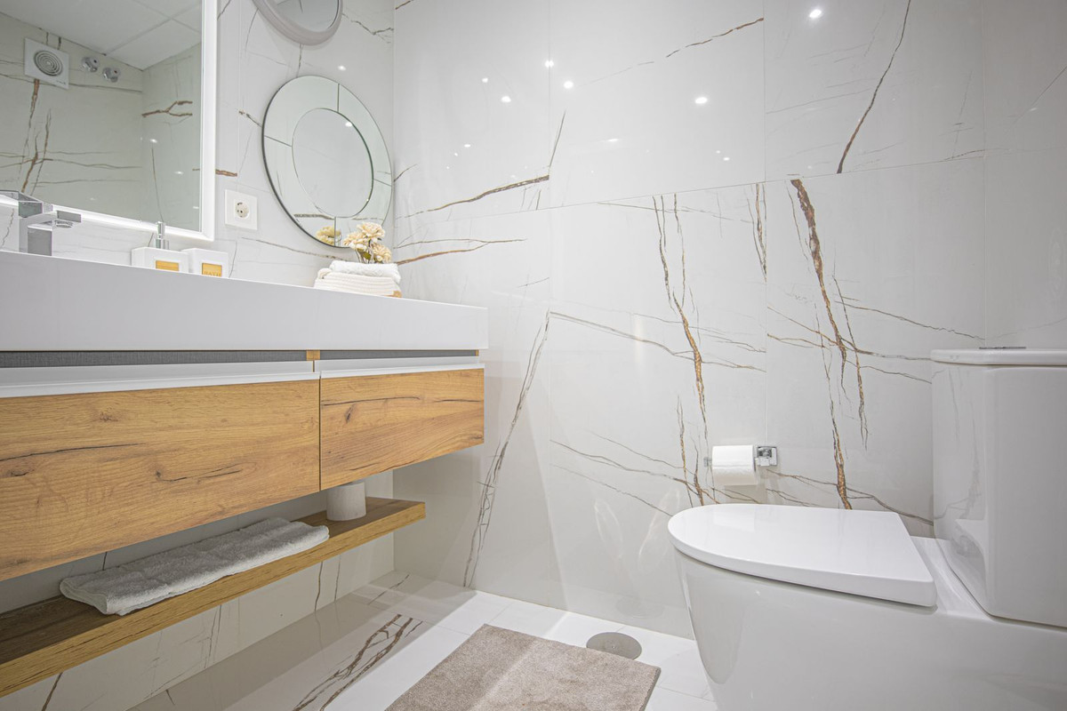 Se vende Apartamento Planta Media de 3 dormitorios en Costa Del Sol, Málaga, España