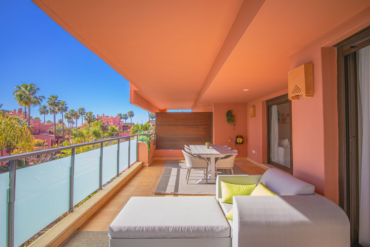 Se vende Apartamento Planta Media de 3 dormitorios en Costa Del Sol, Málaga, España