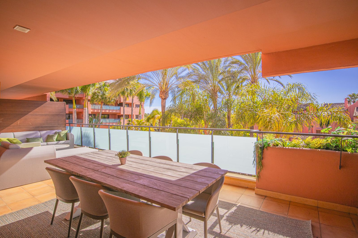 Se vende Apartamento Planta Media de 3 dormitorios en Costa Del Sol, Málaga, España