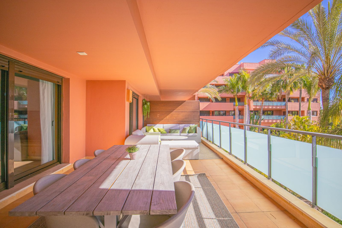 Se vende Apartamento Planta Media de 3 dormitorios en Costa Del Sol, Málaga, España