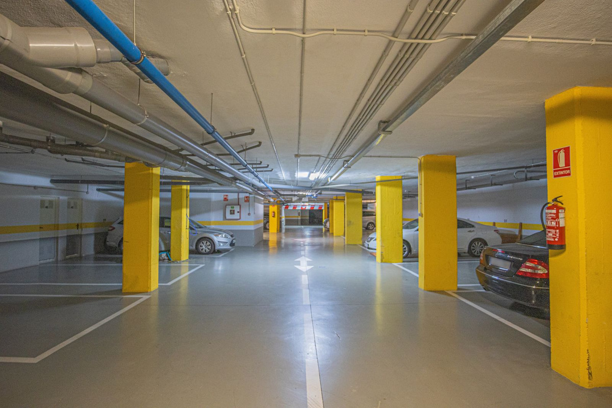Se vende Apartamento Planta Media de 3 dormitorios en Costa Del Sol, Málaga, España