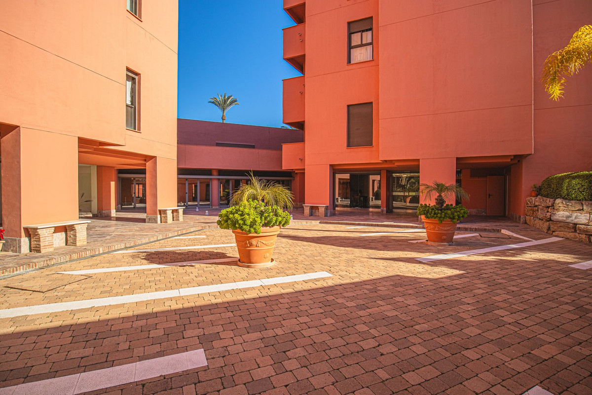 Se vende Apartamento Planta Media de 3 dormitorios en Costa Del Sol, Málaga, España