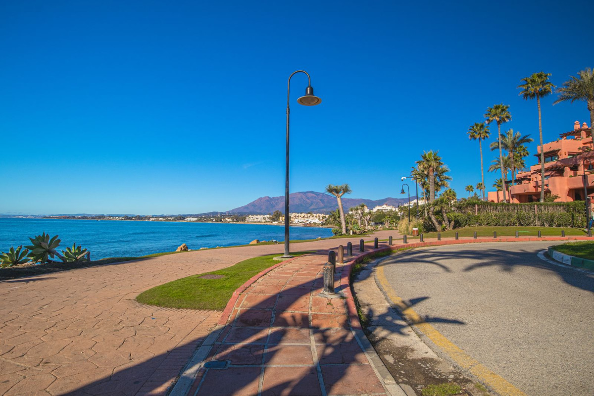 Se vende Apartamento Planta Media de 3 dormitorios en Costa Del Sol, Málaga, España