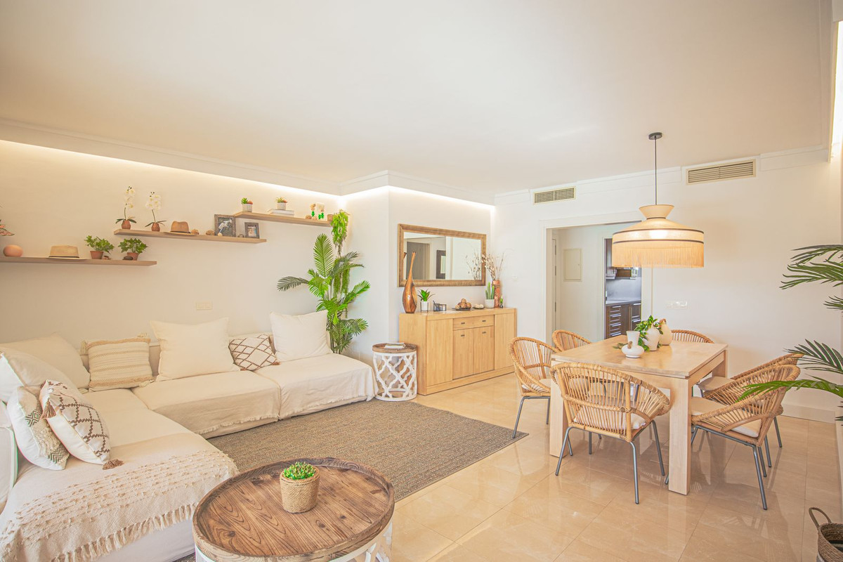 Se vende Apartamento Planta Media de 3 dormitorios en Costa Del Sol, Málaga, España