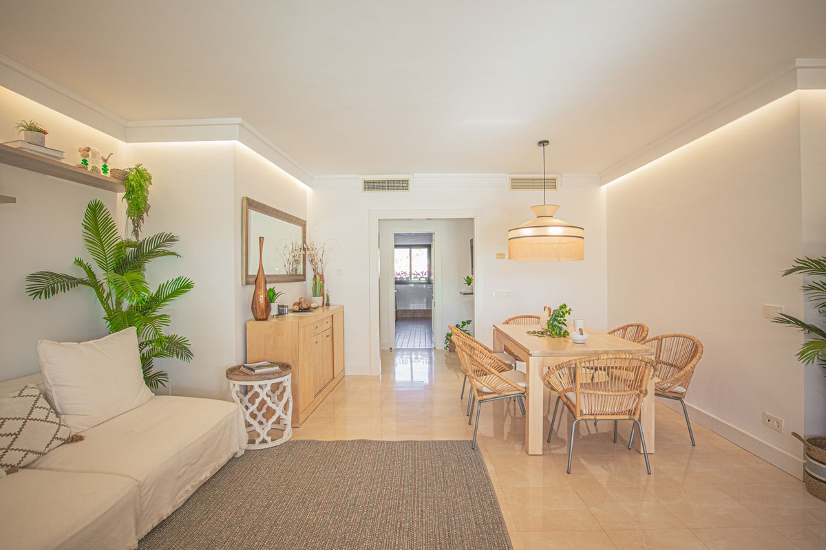 Se vende Apartamento Planta Media de 3 dormitorios en Costa Del Sol, Málaga, España