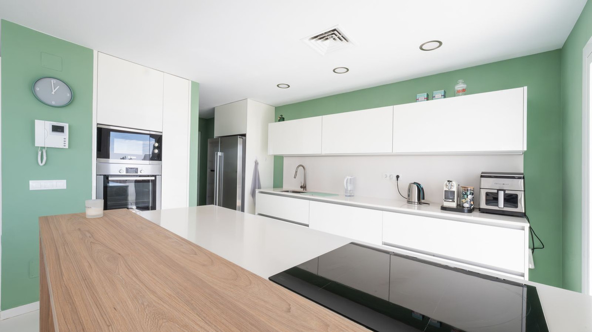 Se vende Villa - Chalet de 4 dormitorios en Costa Del Sol, Málaga, España