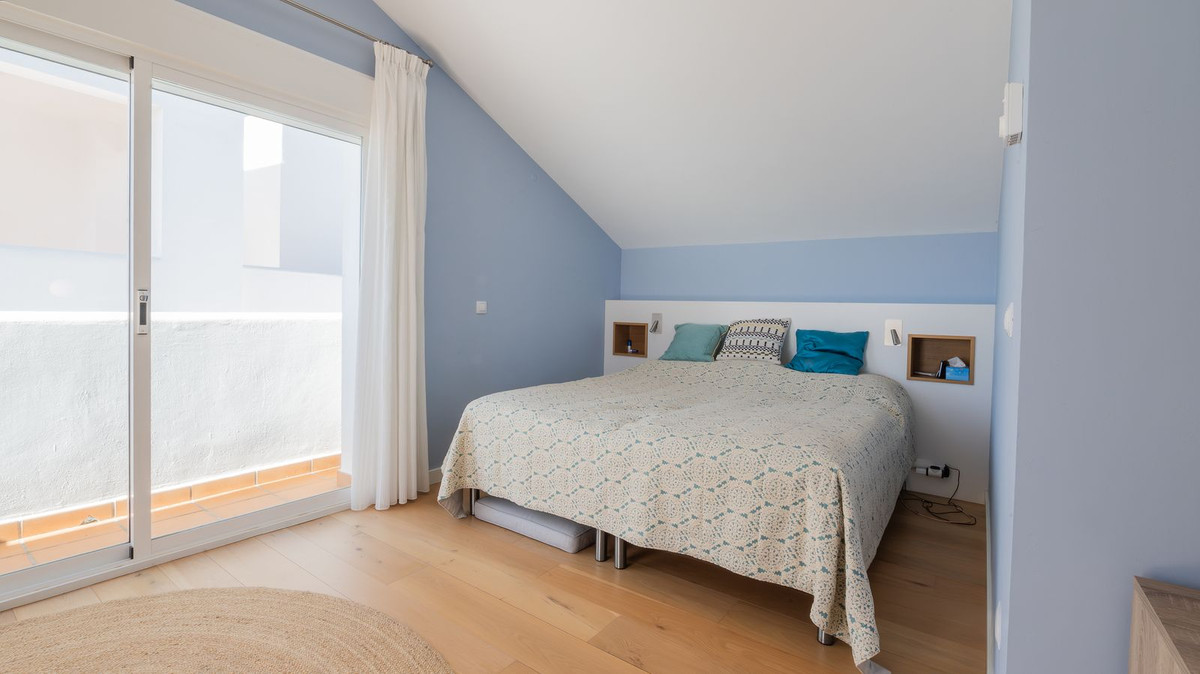 Se vende Villa - Chalet de 4 dormitorios en Costa Del Sol, Málaga, España