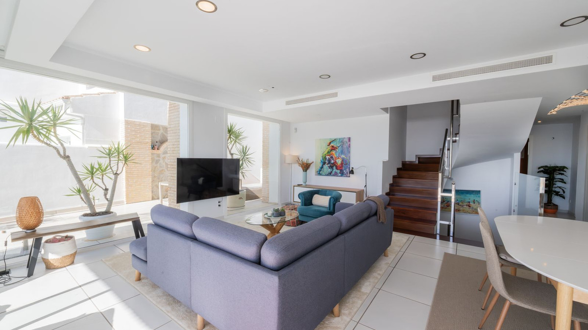 Se vende Villa - Chalet de 4 dormitorios en Costa Del Sol, Málaga, España