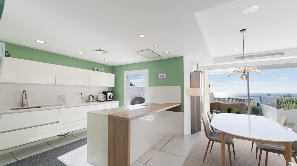 Se vende Villa - Chalet de 4 dormitorios en Costa Del Sol, Málaga, España