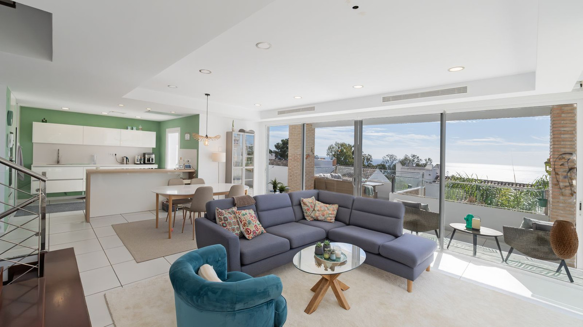 Se vende Villa - Chalet de 4 dormitorios en Costa Del Sol, Málaga, España