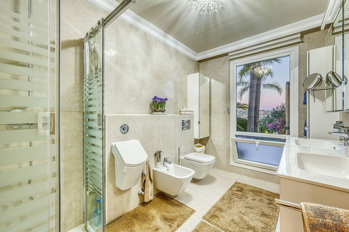 6 Bed Townhouse for sale in Hacienda Las Chapas Costa Del Sol, Málaga, Spain