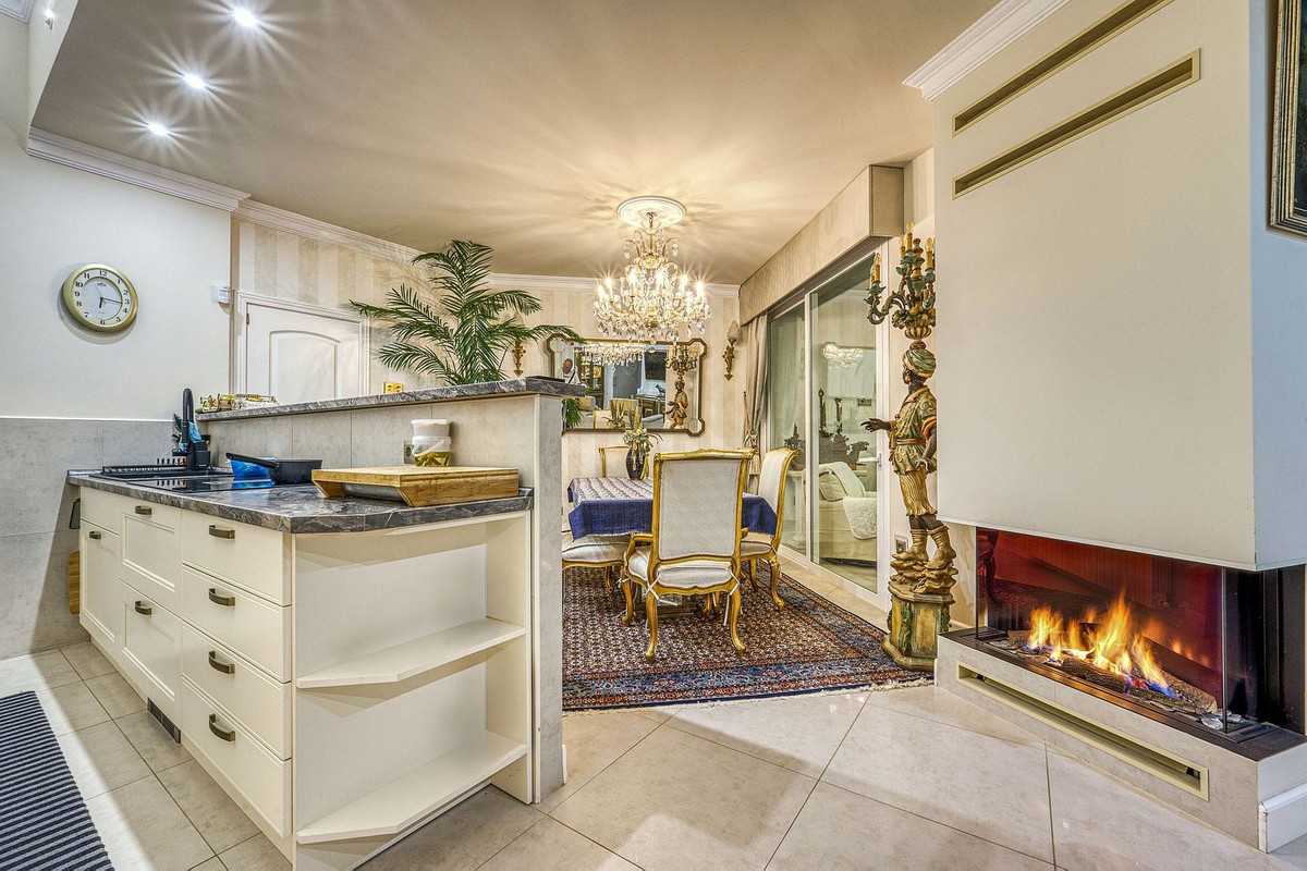 6 Bed Townhouse for sale in Hacienda Las Chapas Costa Del Sol, Málaga, Spain