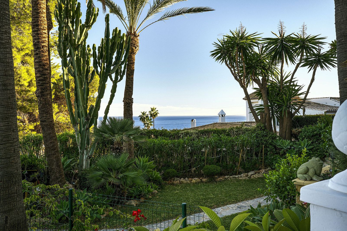 6 Bed Townhouse for sale in Hacienda Las Chapas Costa Del Sol, Málaga, Spain