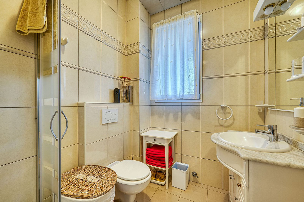 6 Bed Townhouse for sale in Hacienda Las Chapas Costa Del Sol, Málaga, Spain