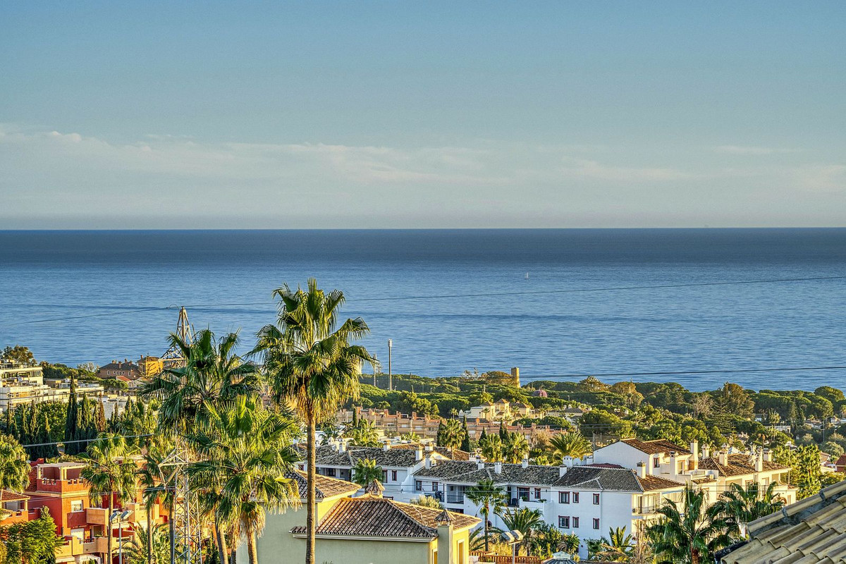 6 Bed Townhouse for sale in Hacienda Las Chapas Costa Del Sol, Málaga, Spain