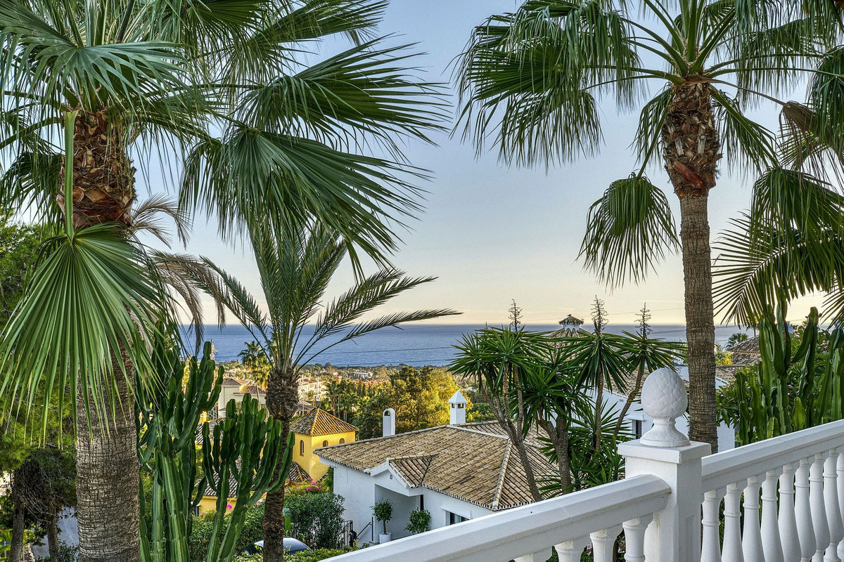 6 Bed Townhouse for sale in Hacienda Las Chapas Costa Del Sol, Málaga, Spain