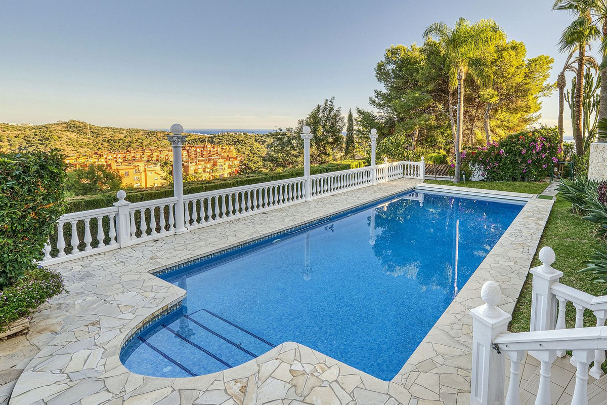 6 Bed Townhouse for sale in Hacienda Las Chapas Costa Del Sol, Málaga, Spain
