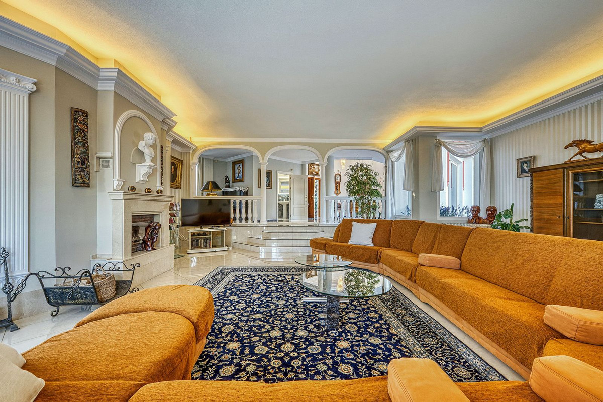 6 Bed Townhouse for sale in Hacienda Las Chapas Costa Del Sol, Málaga, Spain