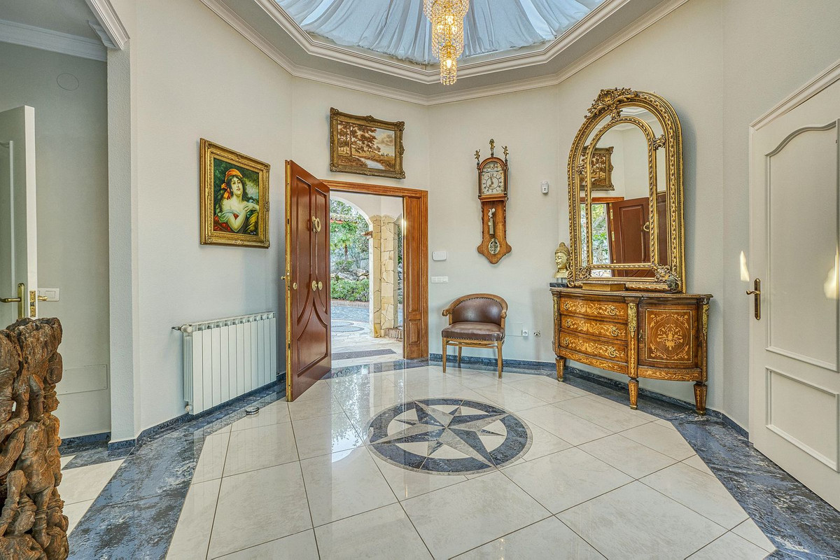 6 Bed Townhouse for sale in Hacienda Las Chapas Costa Del Sol, Málaga, Spain