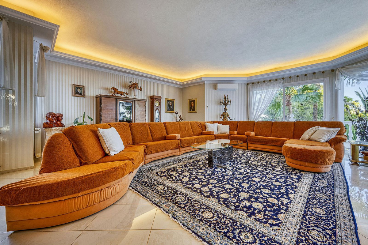 6 Bed Townhouse for sale in Hacienda Las Chapas Costa Del Sol, Málaga, Spain