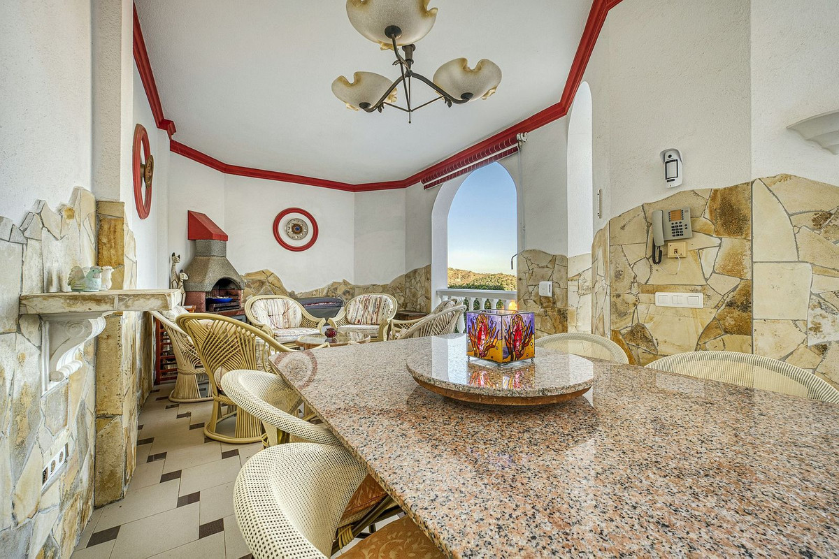 6 Bed Townhouse for sale in Hacienda Las Chapas Costa Del Sol, Málaga, Spain