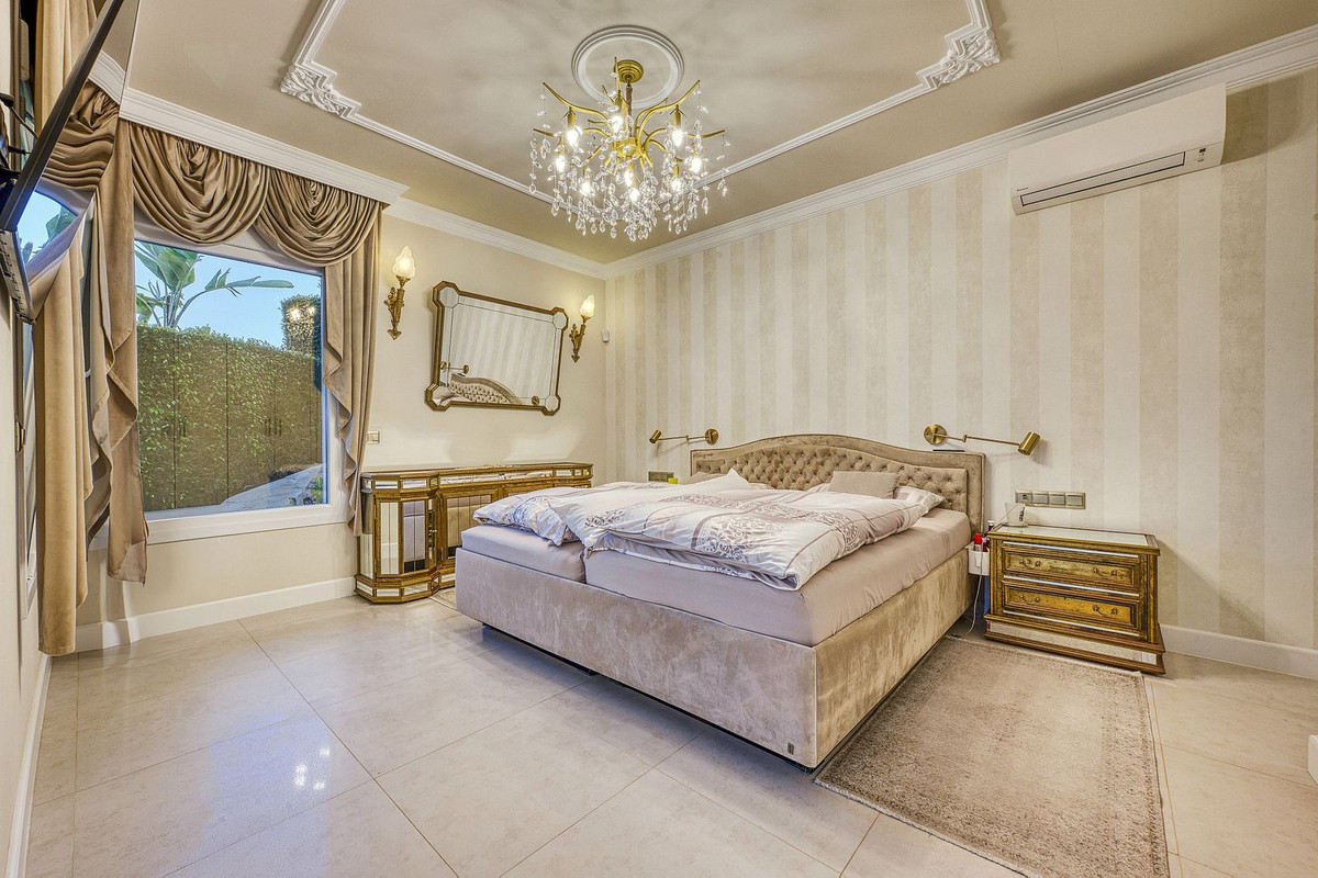 6 Bed Townhouse for sale in Hacienda Las Chapas Costa Del Sol, Málaga, Spain