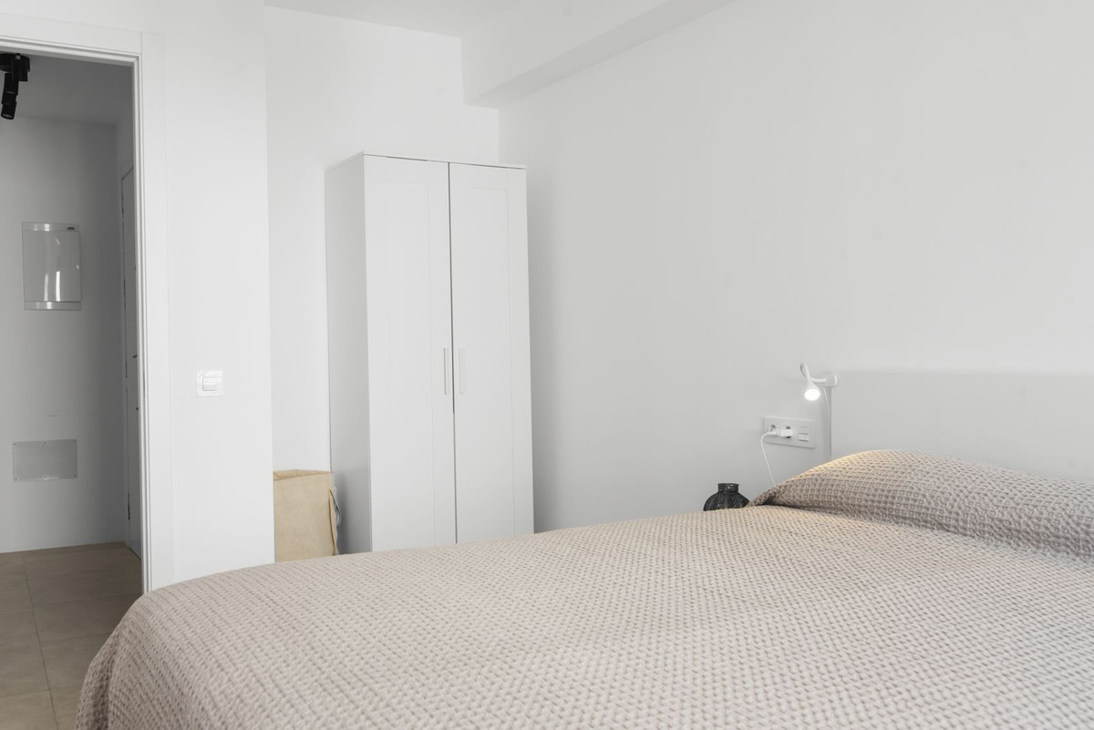 3 Bed Apartment for sale in Estepona Costa Del Sol, Málaga, Spain
