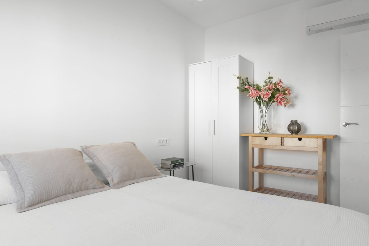 3 Bed Apartment for sale in Estepona Costa Del Sol, Málaga, Spain
