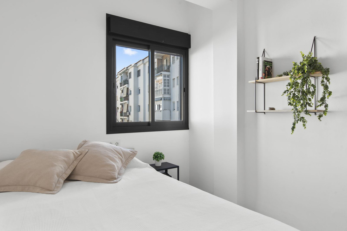 3 Bed Apartment for sale in Estepona Costa Del Sol, Málaga, Spain