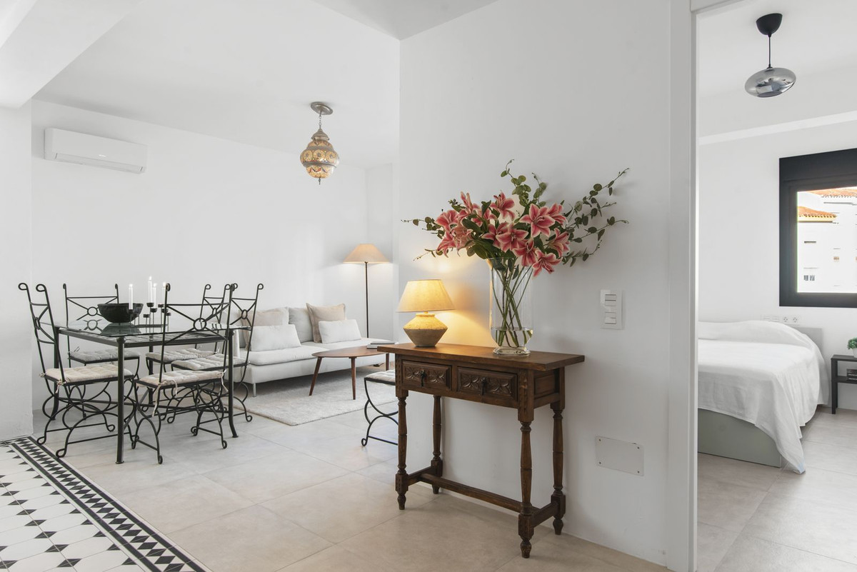3 Bed Apartment for sale in Estepona Costa Del Sol, Málaga, Spain