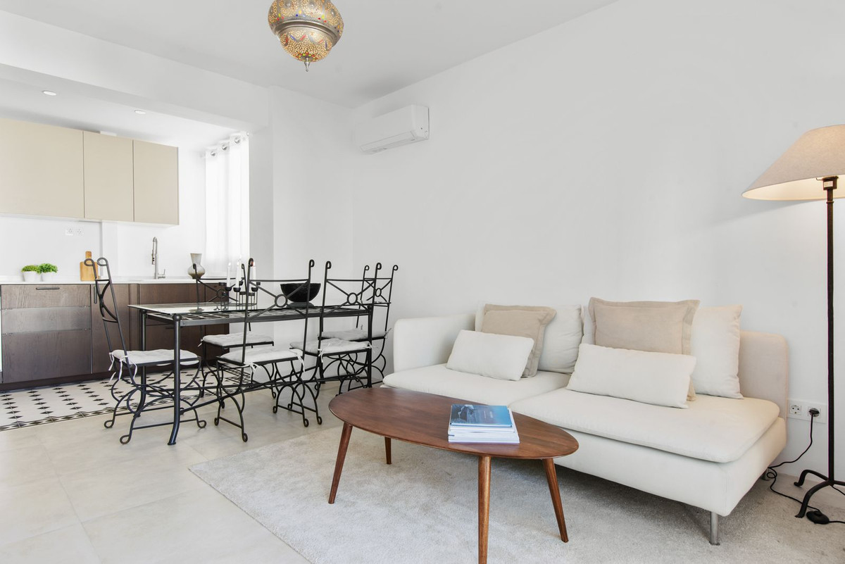 3 Bed Apartment for sale in Estepona Costa Del Sol, Málaga, Spain