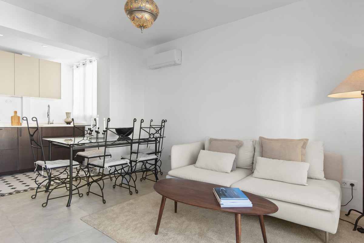 3 Bed Apartment for sale in Estepona Costa Del Sol, Málaga, Spain