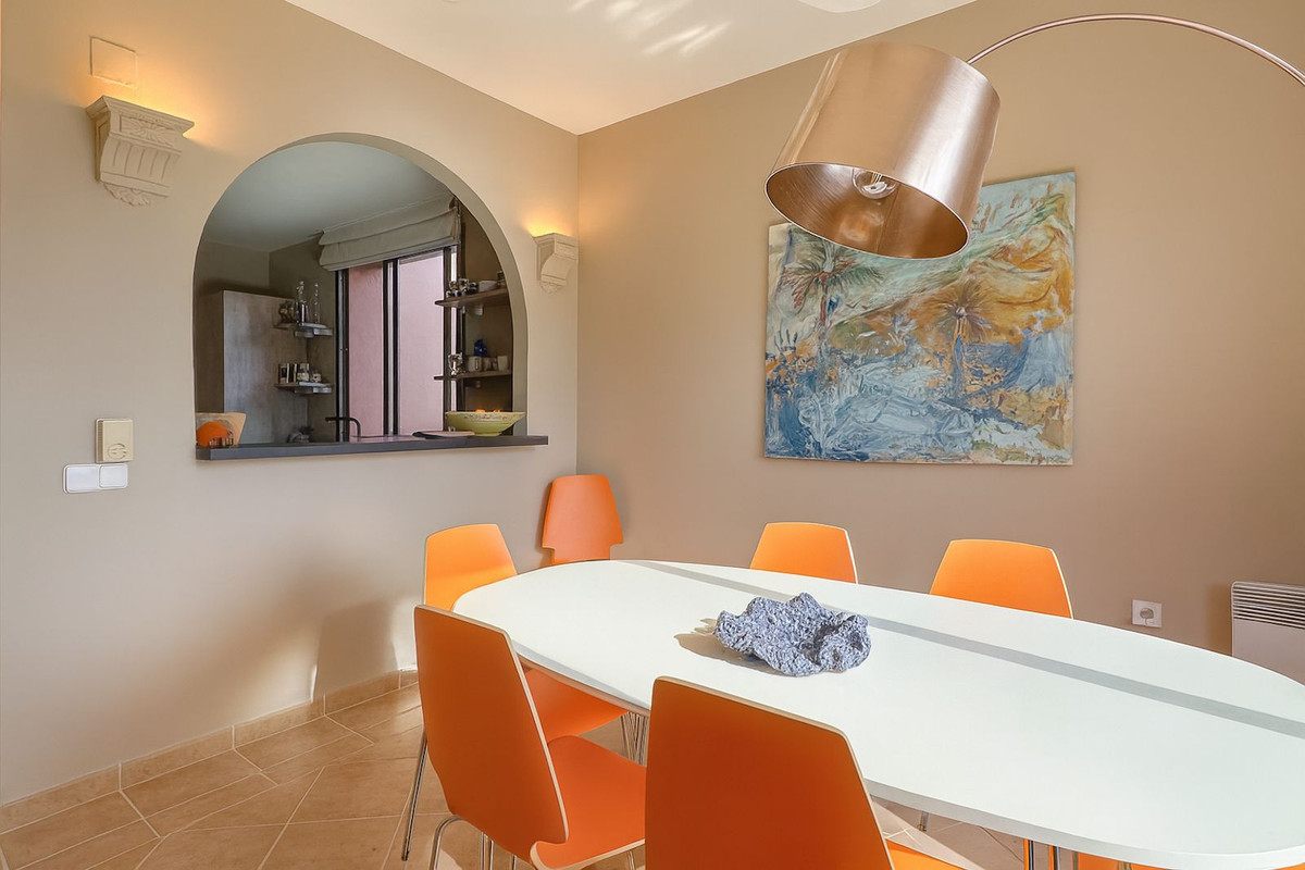 Se vende Apartamento Planta Media de 3 dormitorios en Costa Del Sol, Málaga, España