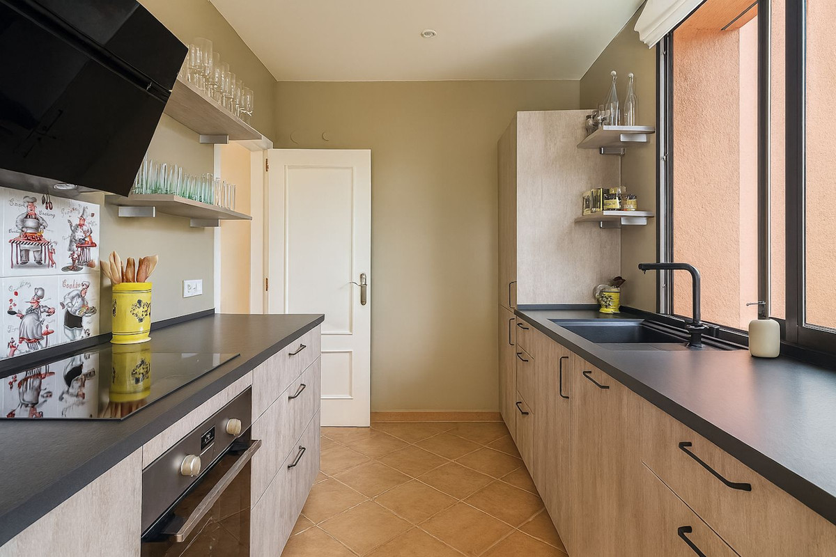 Se vende Apartamento Planta Media de 3 dormitorios en Costa Del Sol, Málaga, España
