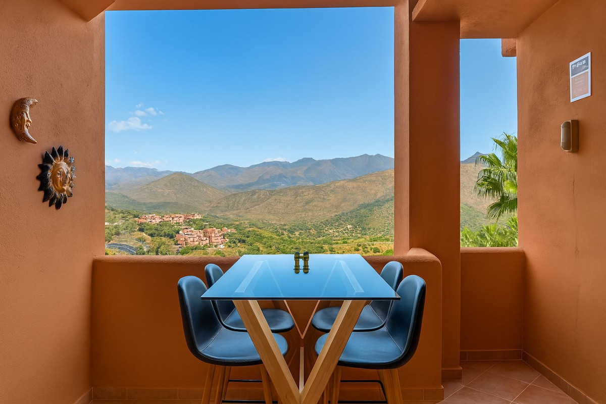 Se vende Apartamento Planta Media de 3 dormitorios en Costa Del Sol, Málaga, España