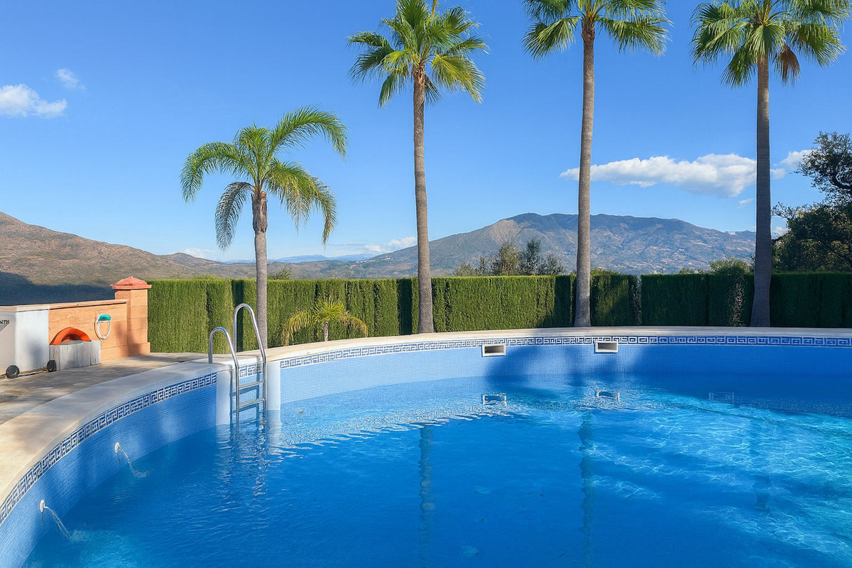 Se vende Apartamento Planta Media de 3 dormitorios en Costa Del Sol, Málaga, España