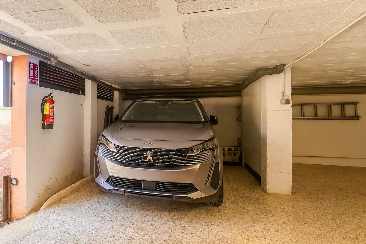 Se vende Apartamento Planta Media de 3 dormitorios en Costa Del Sol, Málaga, España